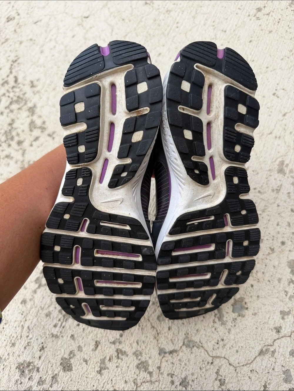 Nike Women's Black and Purple Athletic Running Shoes